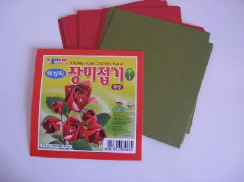 Papel de 12x12cm contendo 30 folhas sendo 24 folhas vermelhas e 6 verde lisas de  dupla  face da mesma cor e o codigo novo � DS18K201